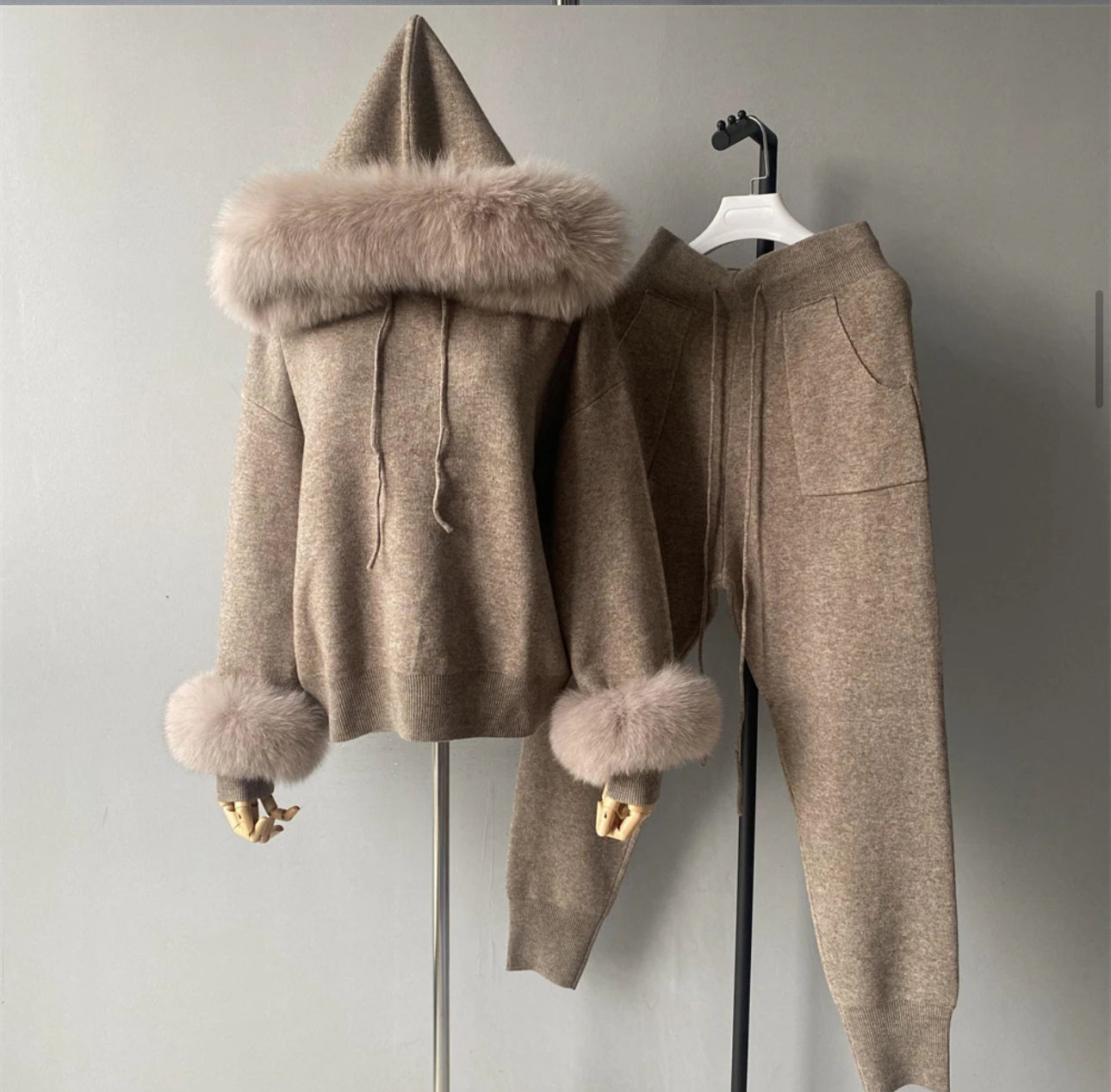 Women's Hoodie with Fur Trim & Cuffs Wool Blend Full Sleeves Warm Knit Tops and Pants