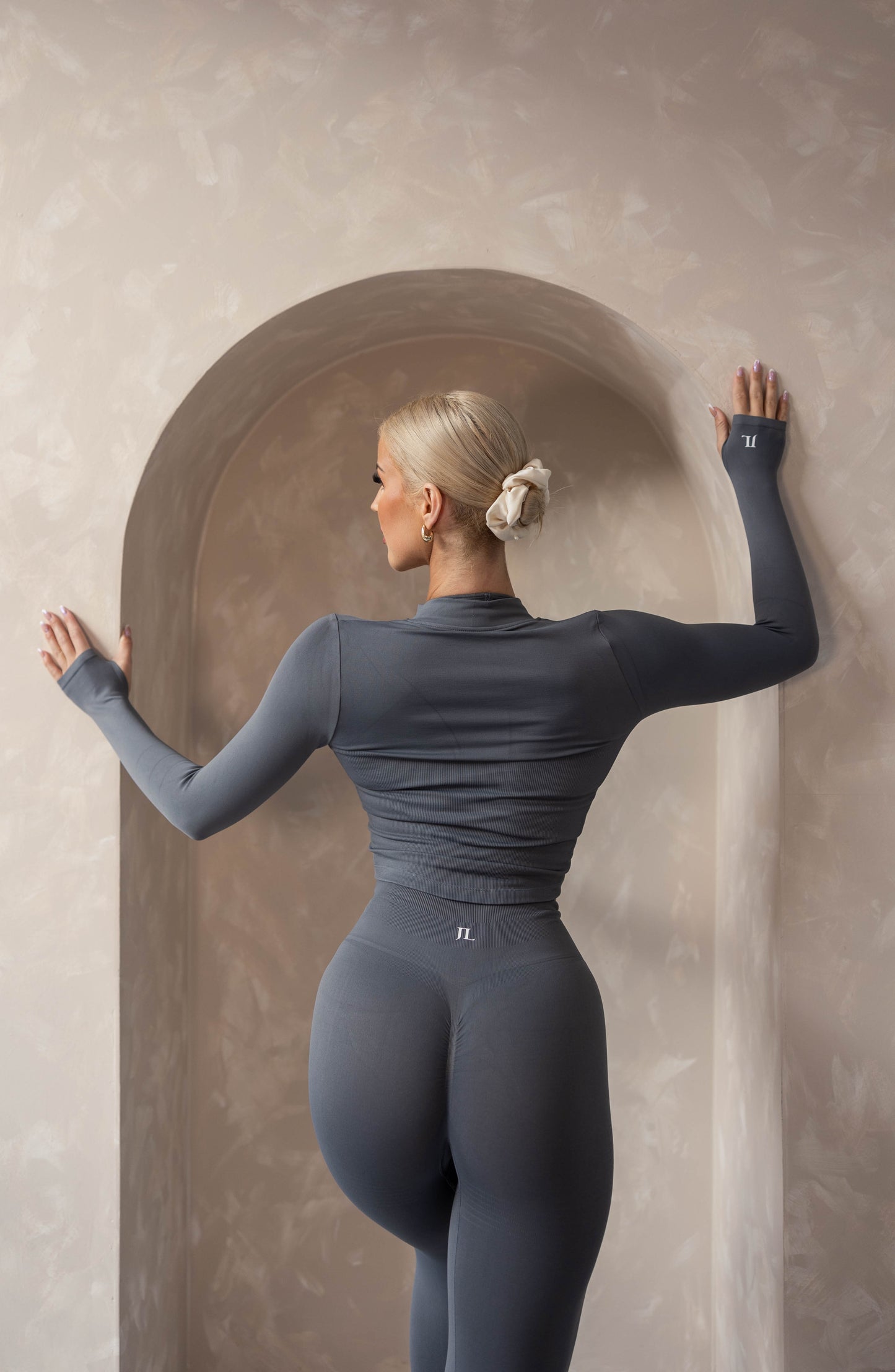 Grey 3 Piece Gym Set - Halter Bra and High Waisted Leggings