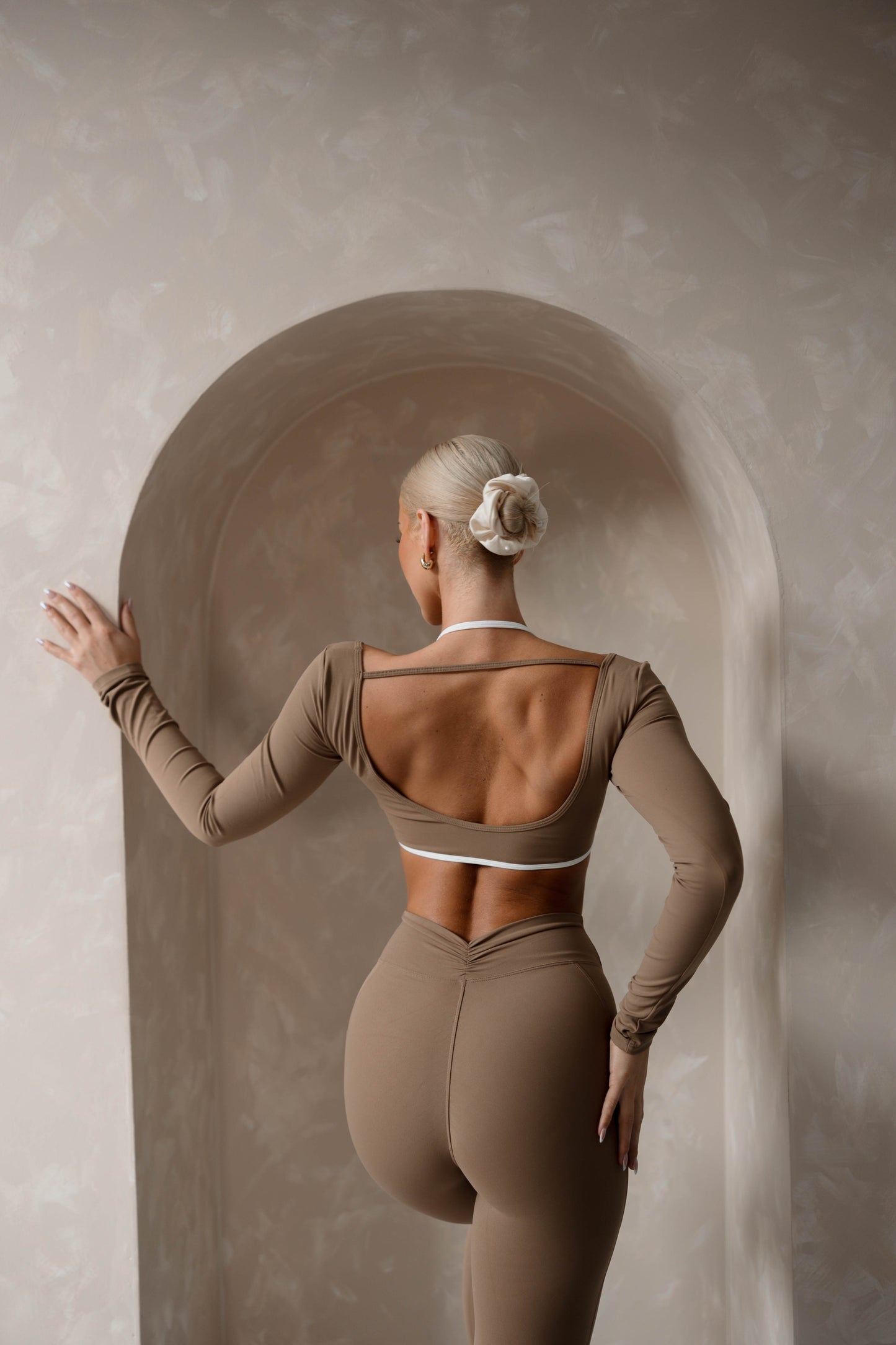 Mocha Brown & White Long Sleeve 2 Piece Yoga Set
