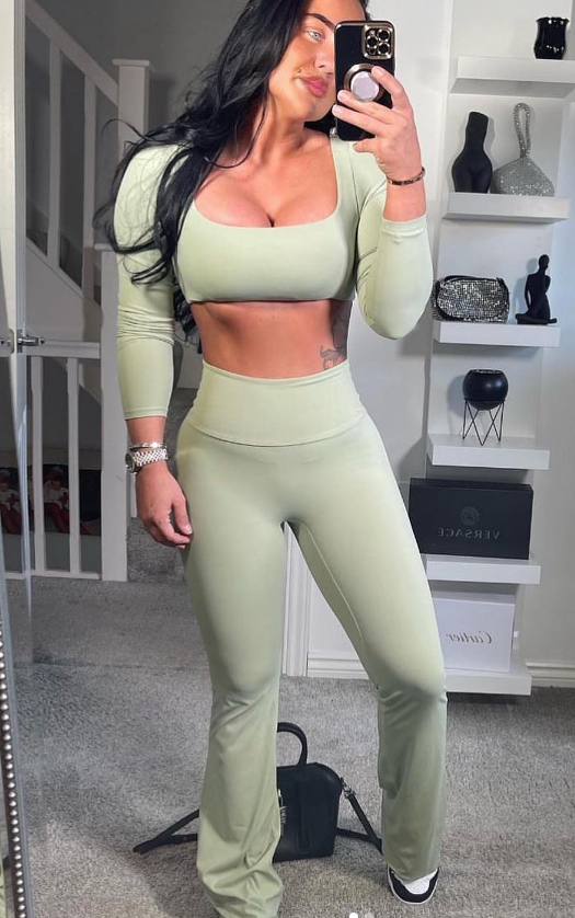 Green Flare Yoga Pants / Stretch Top Set  💚